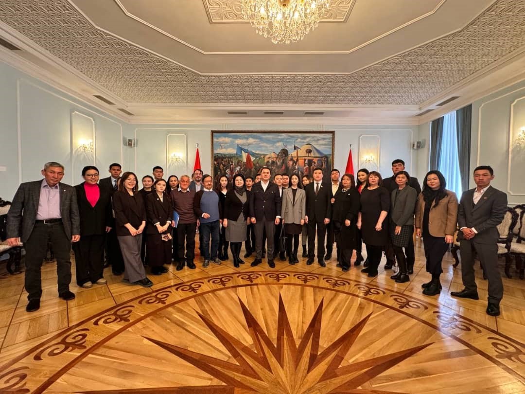 Обсуждение актуальных проблем в области экологии, климата и охраны окружающей среды в Жогорку Кенеше Кыргызской Республики